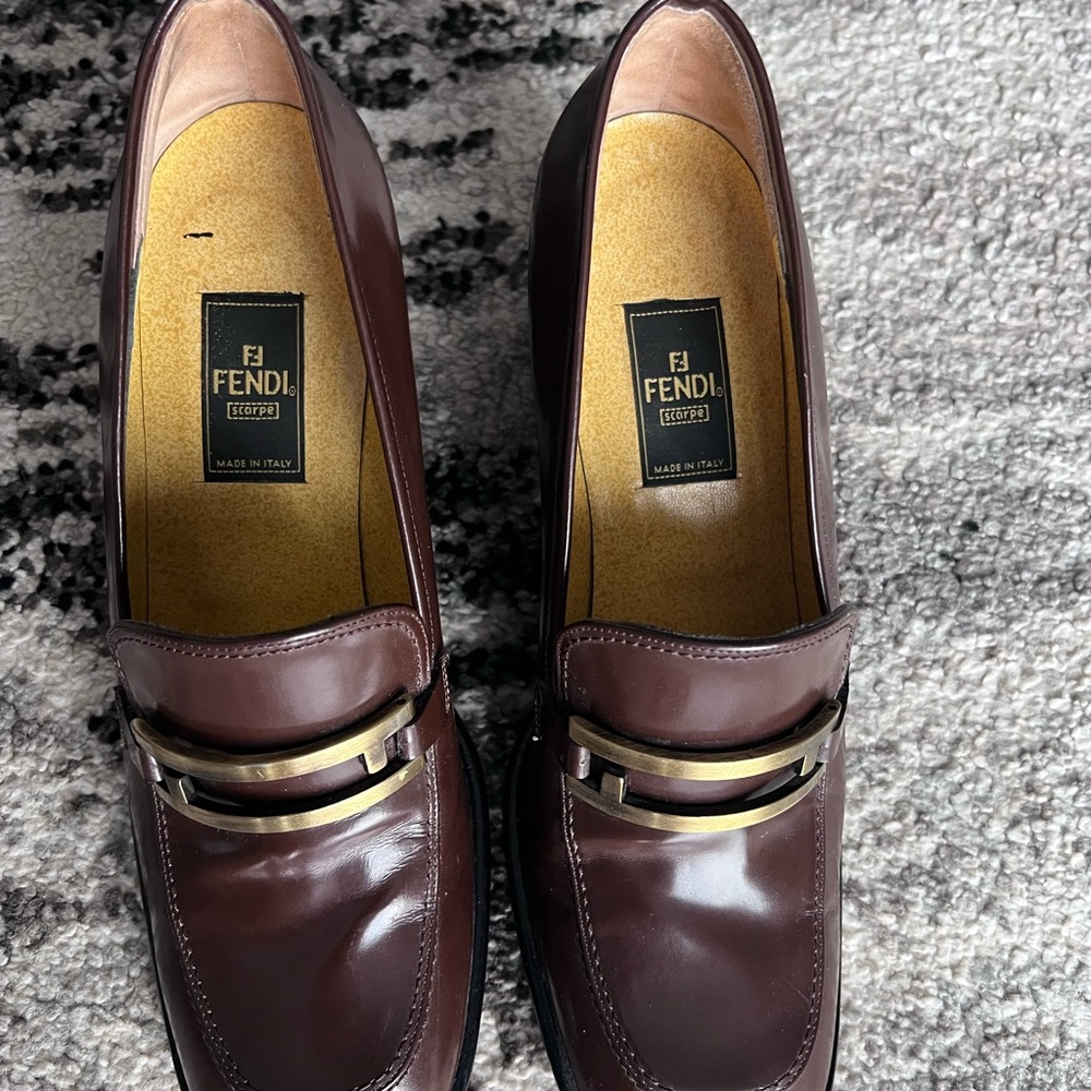 Vintage FENDI women’s brown leather block heel loafers Authentic